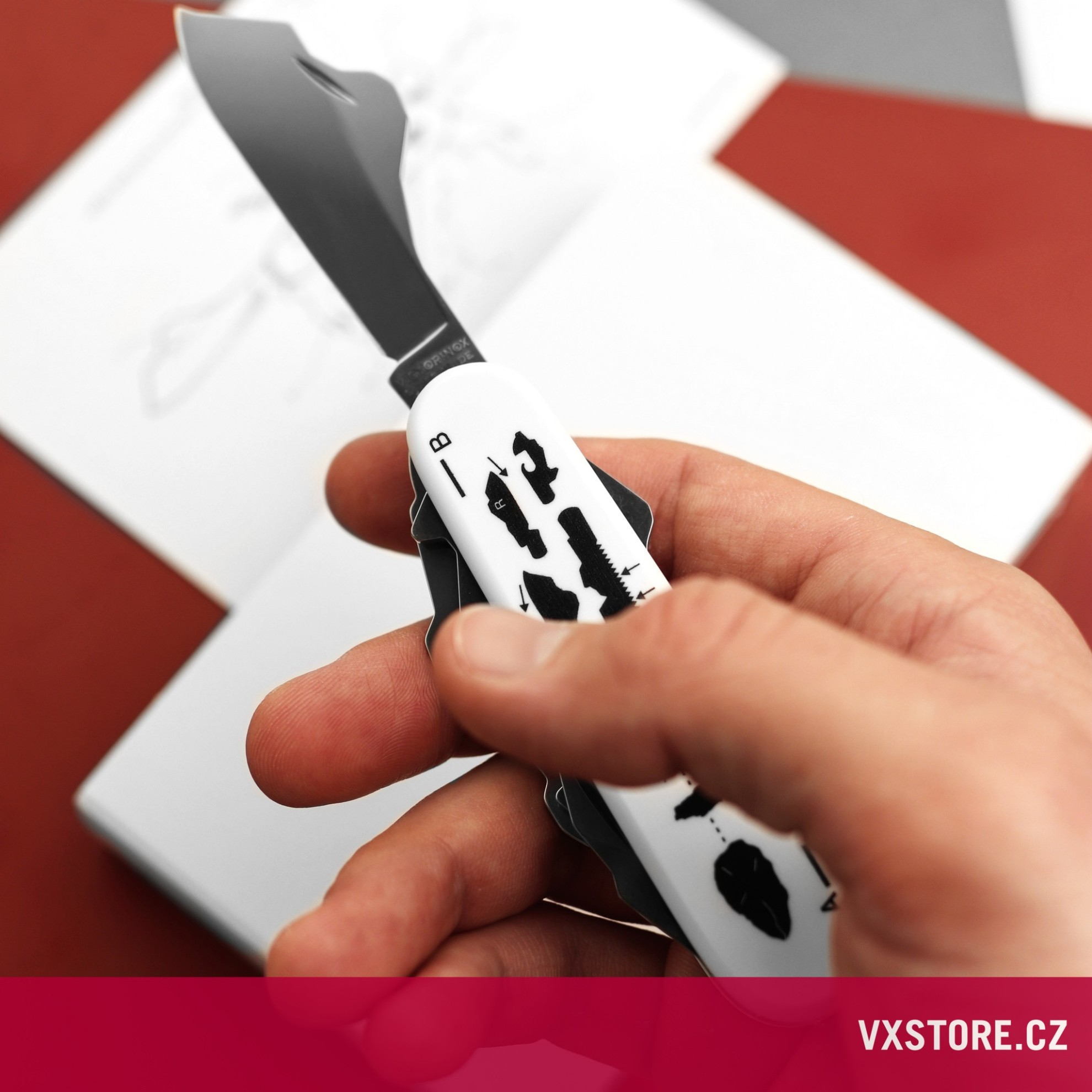 ビクトリノックスOff-White 1.3611.OW Victorinox Off-White™ c/o Victorinox in Designer White