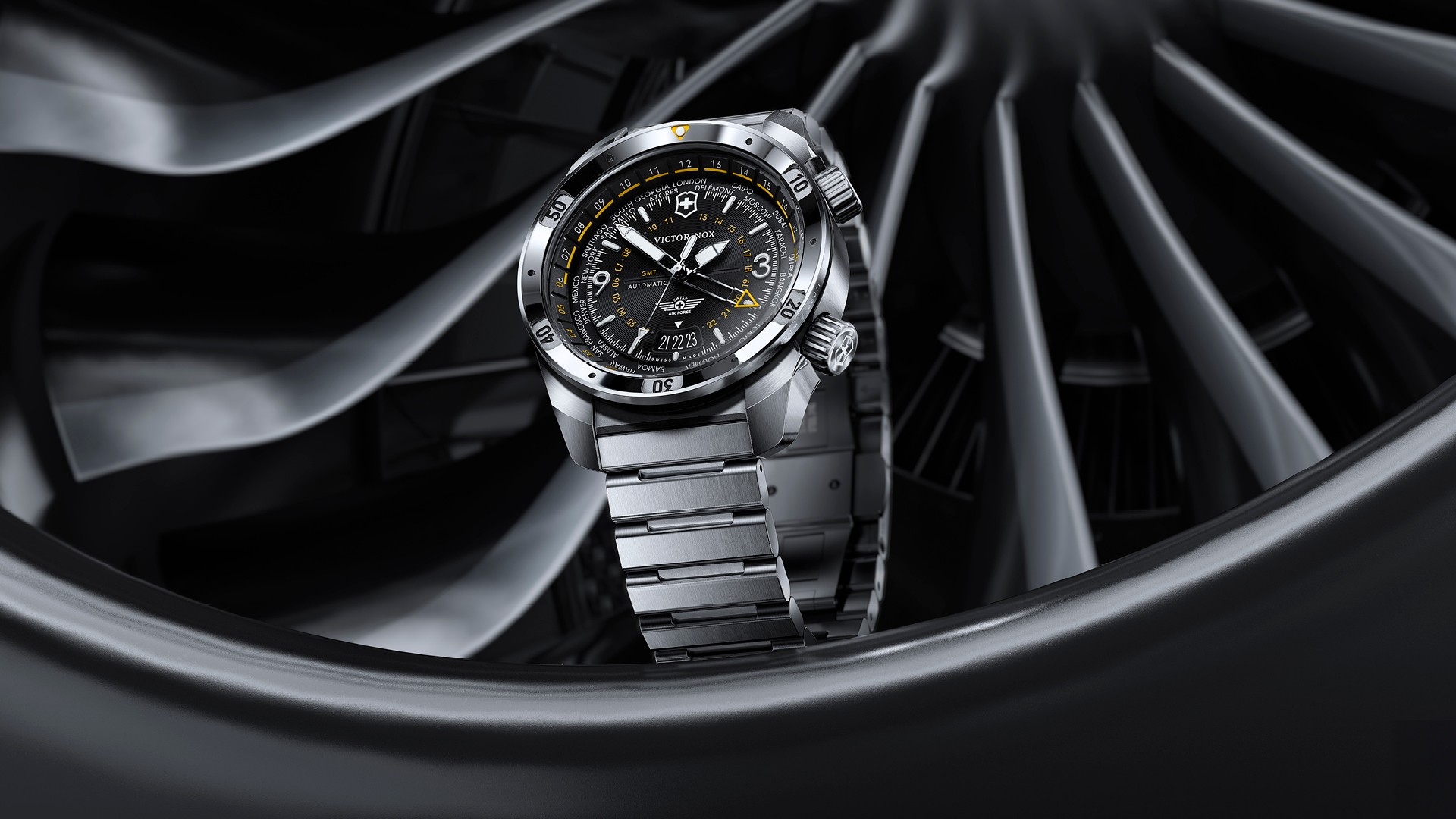 VZLÉTNĚTE DO OBLAK S PRECIZNOSTÍ